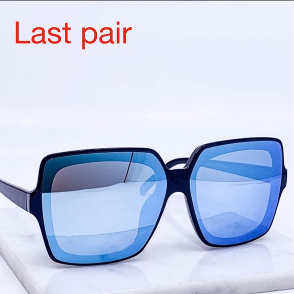 Accessories - Black frame blue mirrored lens sunglasses